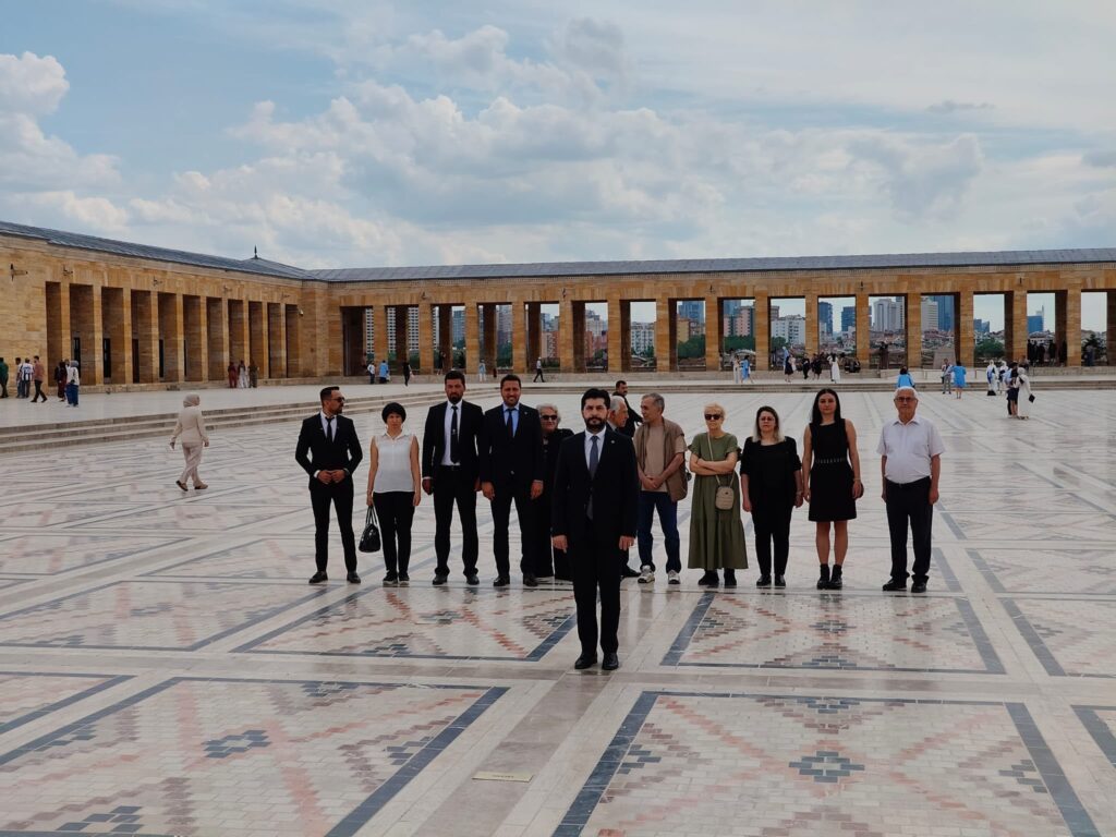 Jeoloji Mühendisleri Odası Yönetimi Anıtkabir’i ziyaret etti
