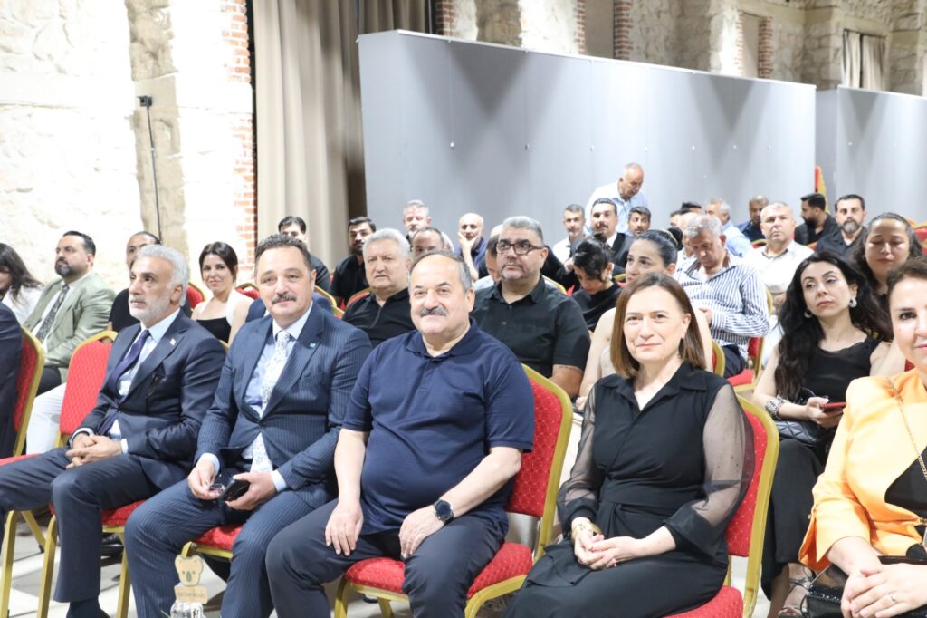HDH Medya 10. yıl gala gecesinde başarılar ödüllendirildi