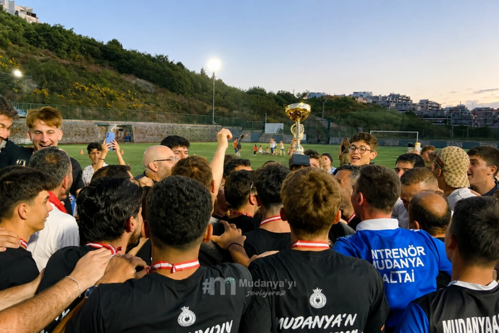 Mudanya Altai Spor şampiyon! Süper Amatör Lig'e yükseldi