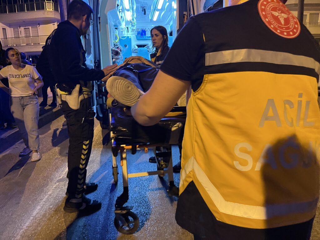 Mudanya'da kontrolden çıkan motosiklet sürücüsü yol kenarına savruldu