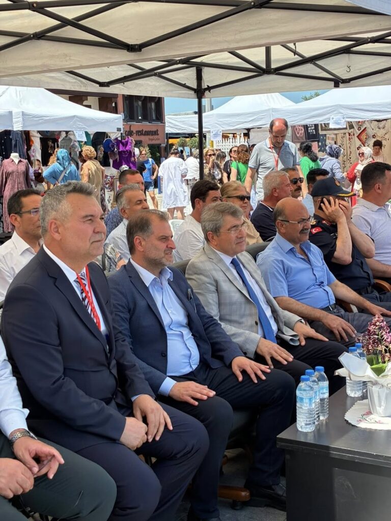 Mudanya’da halk eğitim merkezi yıl sonu sergisi açıldı