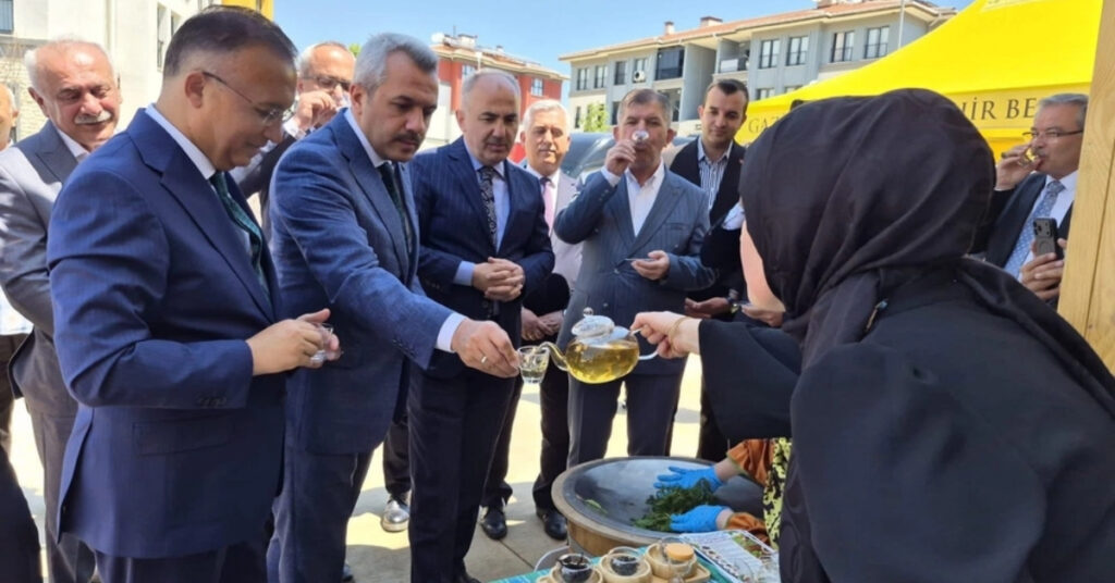 Rize’den deprem bölgesine anlamlı ziyaret: Nurdağı’na gönül köprüsü