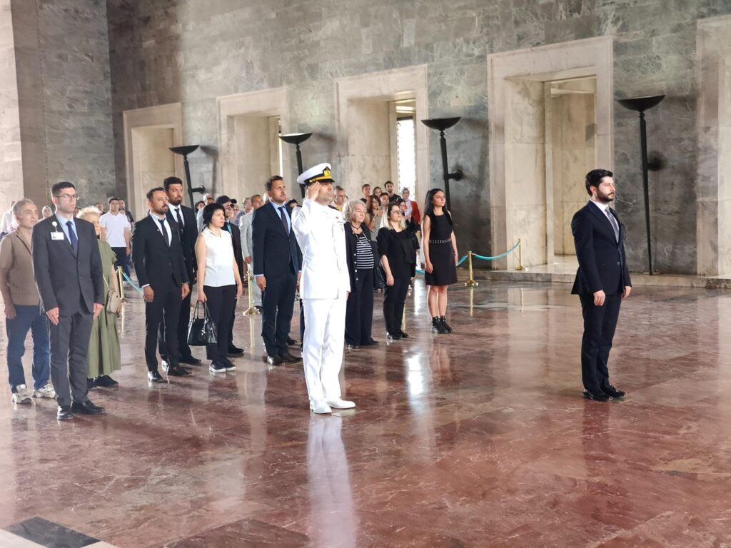 Jeoloji Mühendisleri Odası Yönetimi Anıtkabir’i ziyaret etti