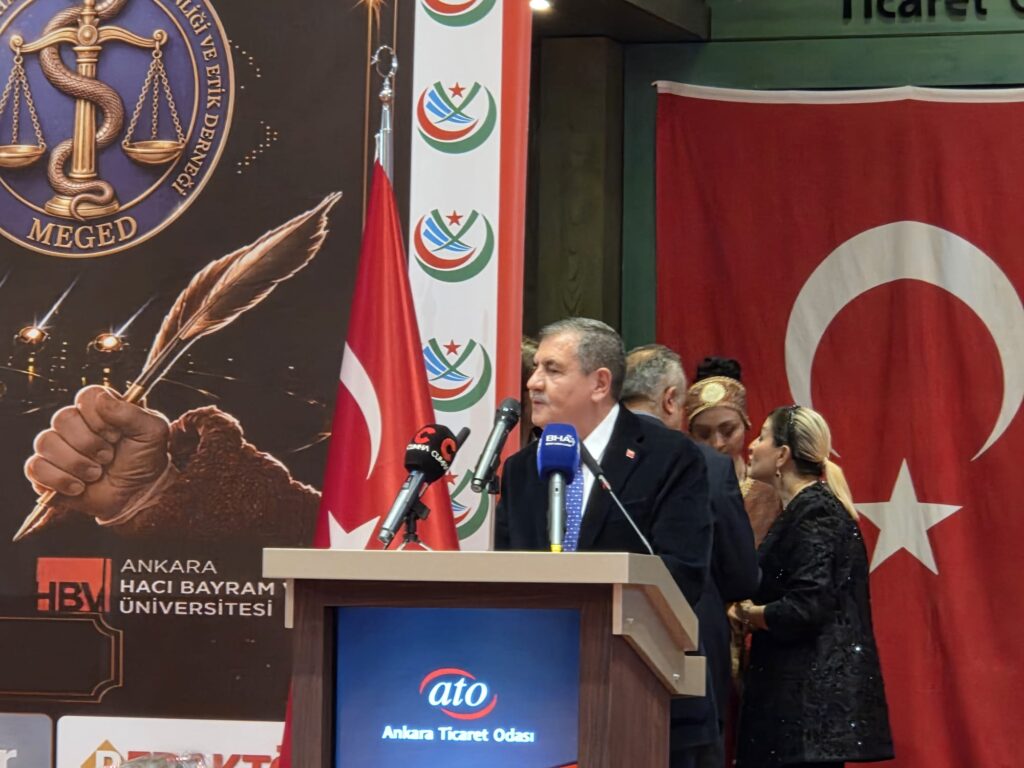 UTSAF’ın 12. yıl buluşmasında prestij ödülleri sahiplerini buldu