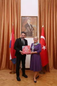 AKK Başkanı ve ATO Başkan Vekili Halil İbrahim Yılmaz Lahey Büyükelçisi Fatma Ceren Yazgan'ı ziyaret etti