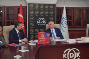 AKK Başkanı Yılmaz Kamu Denetçiliği Kurumu Başdenetçisi Mehmet Akarca'yı ziyaret etti