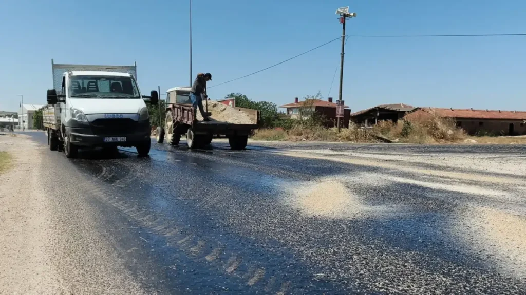 Edirne'de 40 derece sıcaklık asfaltı eritti