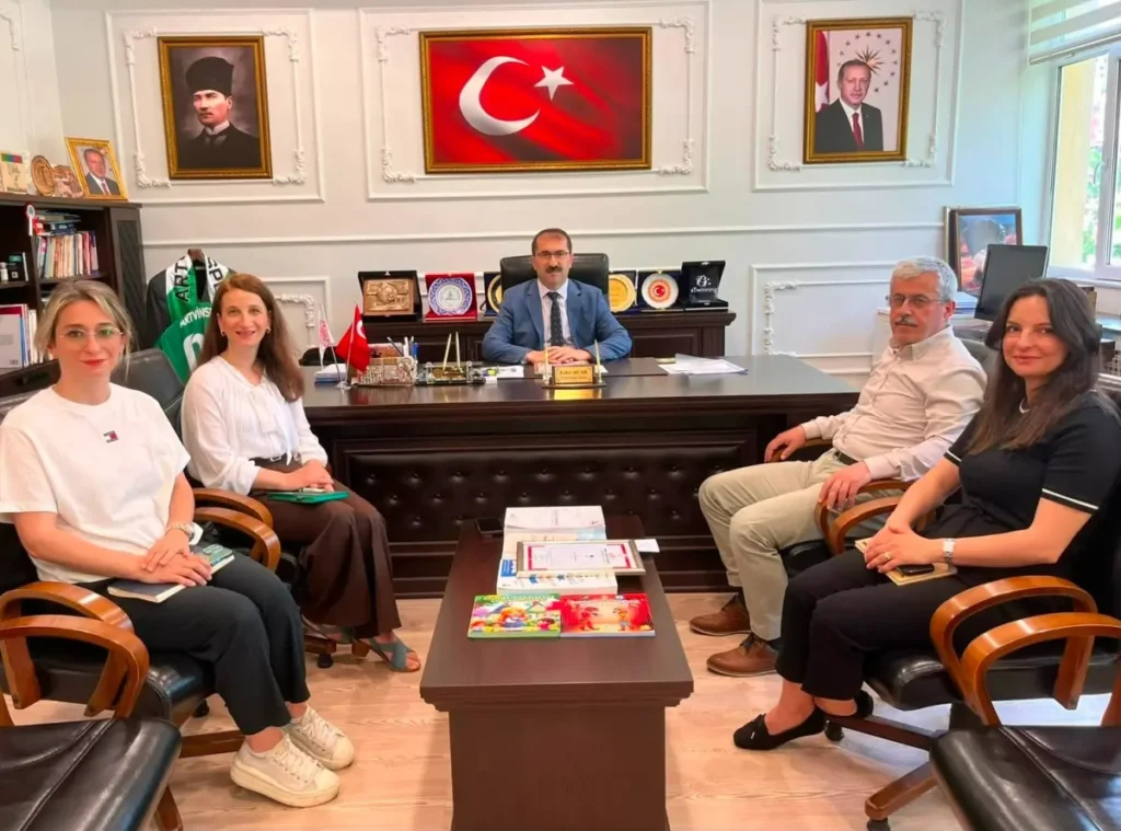 Eğitim'de marka şehir Artvin