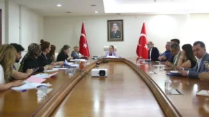 Etimesgut'ta sahipsiz hayvanlara yönelik çalışmalara düzenlenen toplantıda masaya yatırıldı
