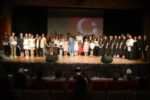 Giresun'da sanat gecesi düzenledi
