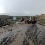 Kağızman Kaymakamı Daştan, sel olan bölgelerde incelemede bulundu