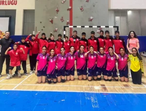 Karslı Hentbolcular Anadolu Yıldızlar Ligi'nde gururlandırdı