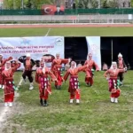 Kars'ta Halk Oyunları Şöleni: 923 öğrenci Anadolu’nun ritmine ortak oldu