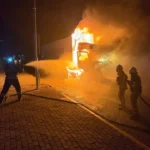 Hatay'da tır alevlere teslim oldu