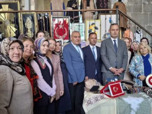 Tarihin gölgesinde sanatın ışığı: Çifte Minareli Medrese’de sergi