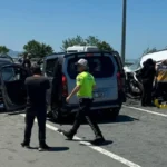 Ters yöne giren otomobil kazaya neden oldu: 2 ölü, 3 yaralı