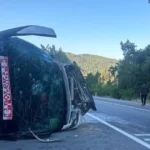 Antalya Akseki’de tur otobüsü ile otomobil çarpıştı: 1 ölü, 12 yaralı