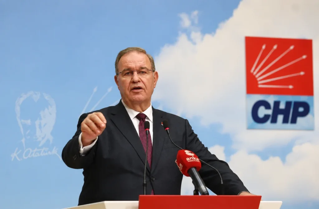 CHP TBMM Grubu'nda yeni yönetim belirlendi: Faik Öztrak Grup Başkanı oldu
