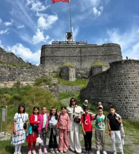 Kars'ta "Şehrimi Tanıyorum Projesi" ile öğrenciler tarihi mirası yerinde keşfetti