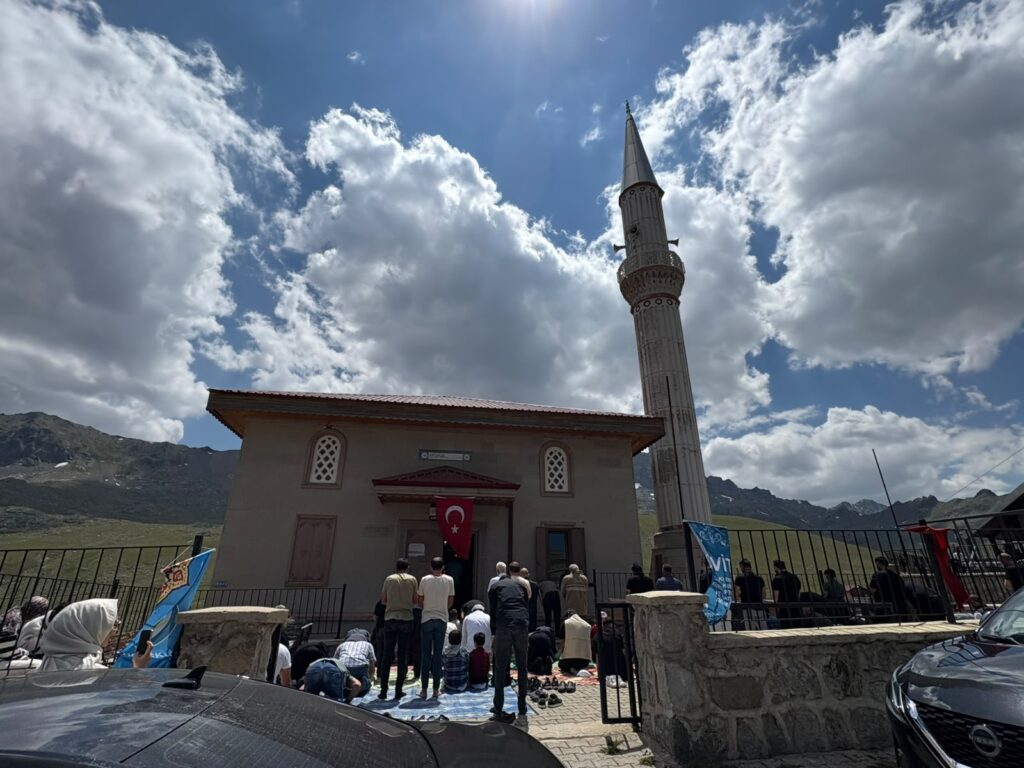 Ovit Hacı Hakkı Ekşi Camii’nde Kur’an ziyafeti yaşandı