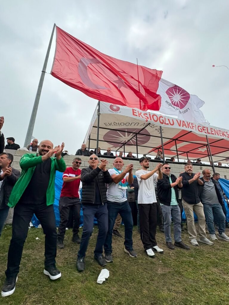 Ovit’te ilk gün coşkusu; Yaylada horon ve türkü şöleni