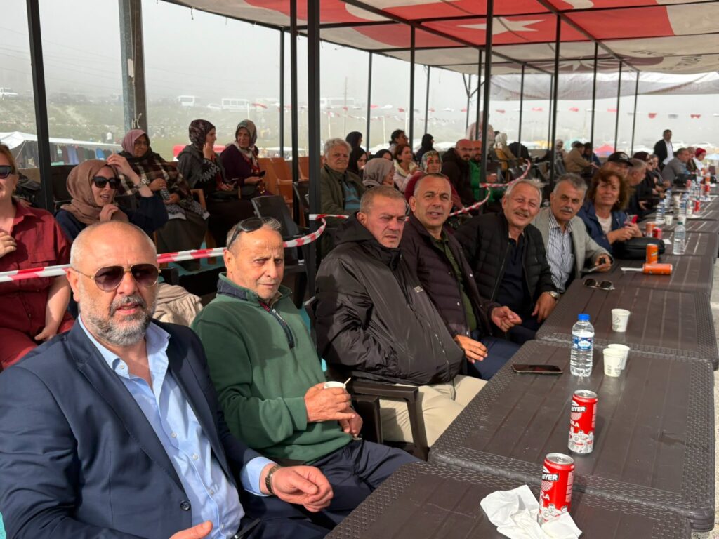 Ovit’te ilk gün coşkusu; Yaylada horon ve türkü şöleni