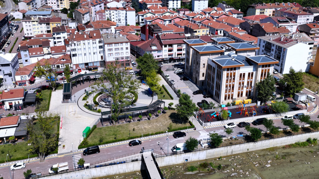 Bakan Kurum: Bir kez daha zoru başardık