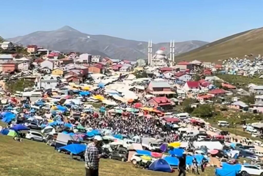 Kazıkbeli’nde Otçu Göçü coşkusu binleri buluşturdu