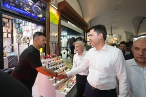 Bakan Kurum Kahramanmaraş’ta Kapalıçarşı’yı ziyaret etti