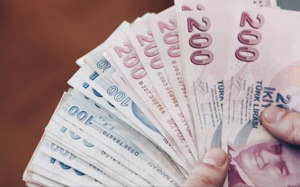 Emeklilerin zam farkı ödeme tarihi belli oldu