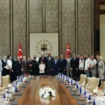 Kahramanmaraş’taki okul saldırısında hayatını kaybedenlerin aileleri Külliye’de ağırlandı