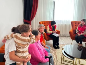 Kars'ta iyilik evlere taşınıyor