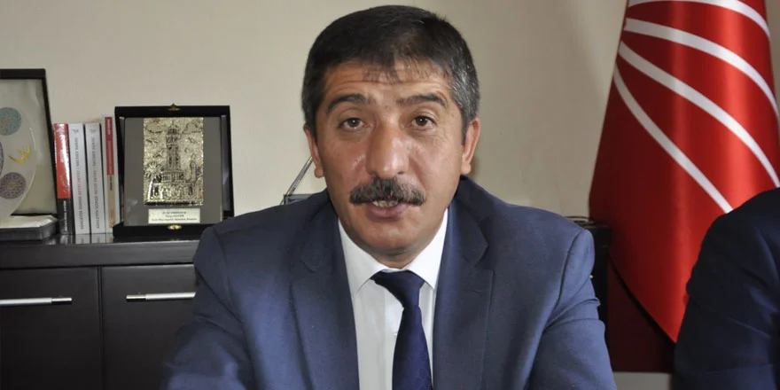 Susuz Belediye Başkanı Oğuz Yantemur bir maaşını YENİ Parti'ye bağışladı