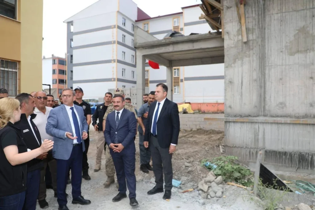Vali Ziya Polat, Kağızman'da yatırımları ve kamu kurumlarını inceledi